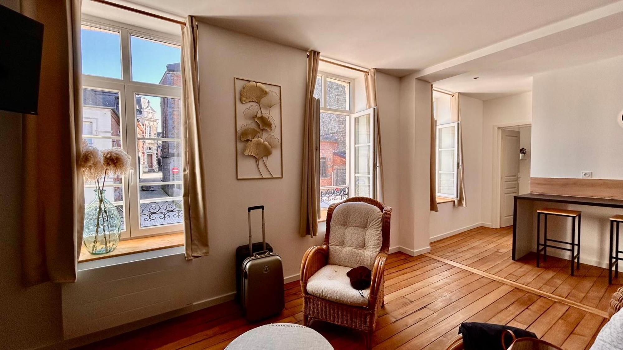 Le Relais Napoleon Bed & Breakfast Avesnes-sur-Helpe Dış mekan fotoğraf
