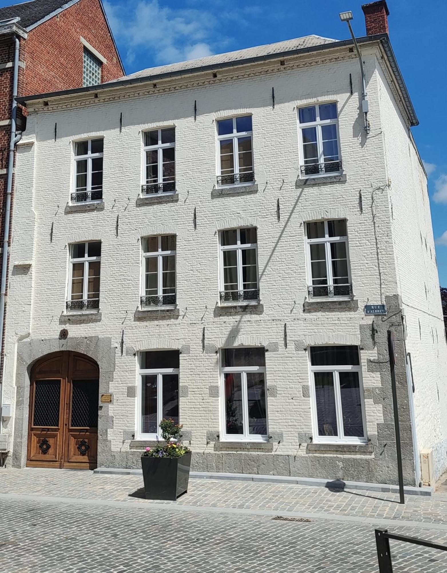 Le Relais Napoleon Bed & Breakfast Avesnes-sur-Helpe Dış mekan fotoğraf