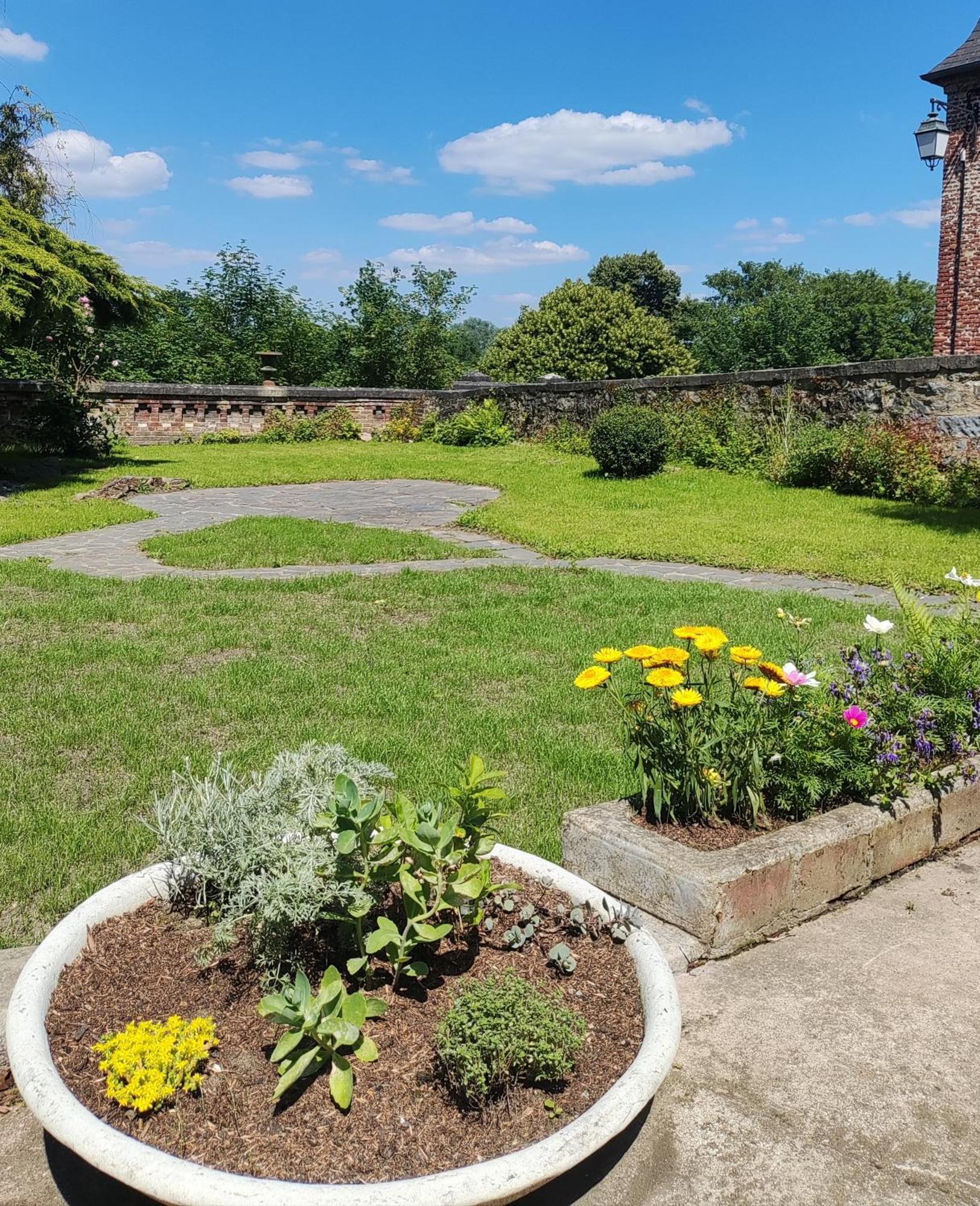 Le Relais Napoleon Bed & Breakfast Avesnes-sur-Helpe Dış mekan fotoğraf