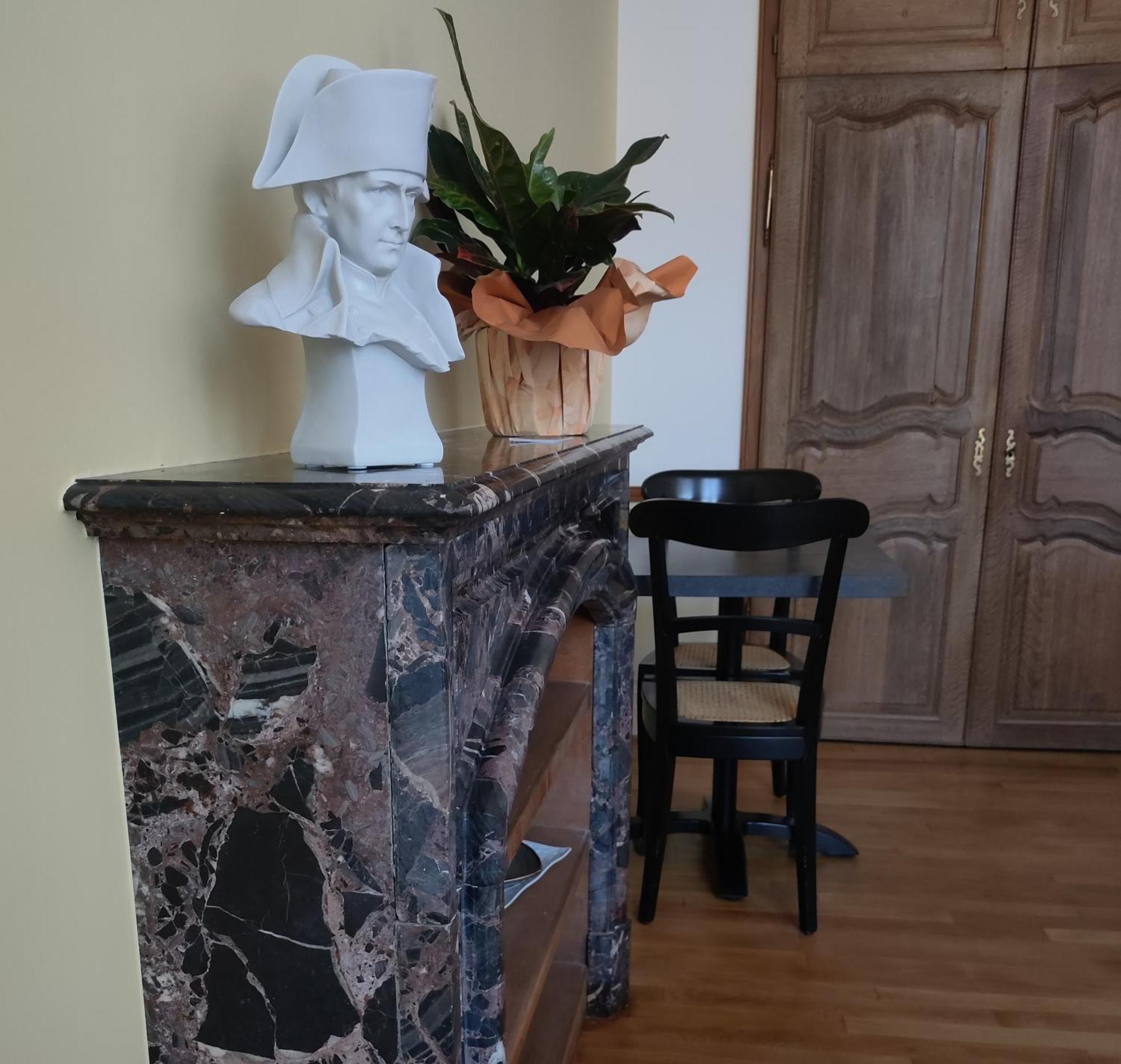 Le Relais Napoleon Bed & Breakfast Avesnes-sur-Helpe Dış mekan fotoğraf